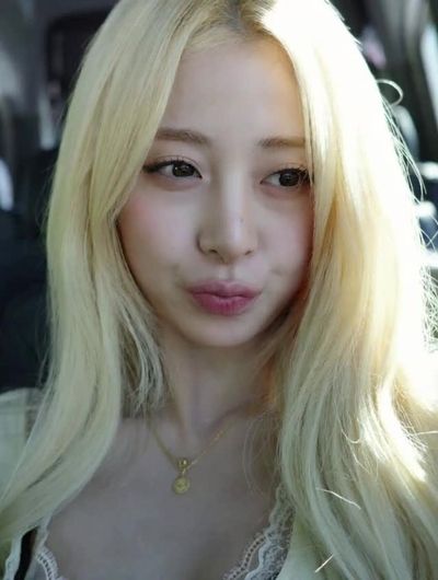 Yunjin - pov blowjob
