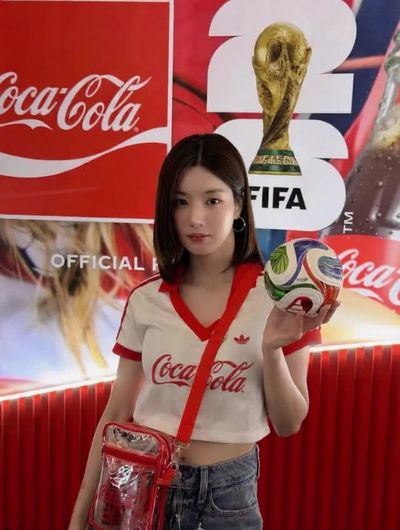 Eunbi - cum on face