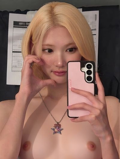 Jiwoo - nude