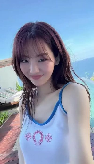 Cho Yi-hyun - big boobs
