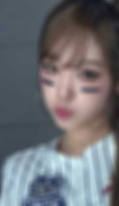 Yena - sucking deep