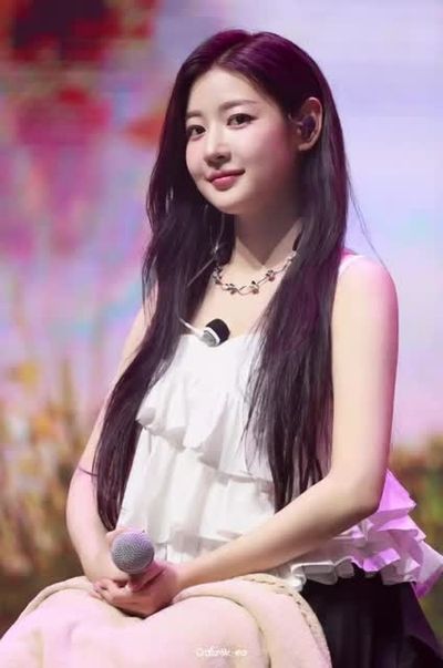Yewon - sucking tits