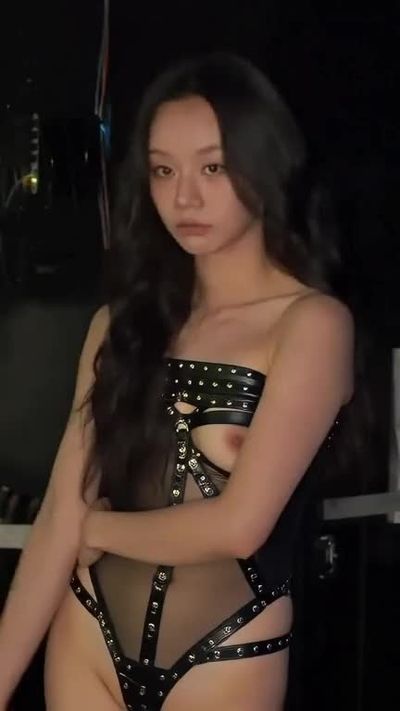 Hyeri - naked