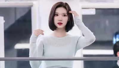 Jiwoo - shows tits