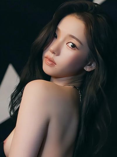 Karina - Naked Candid