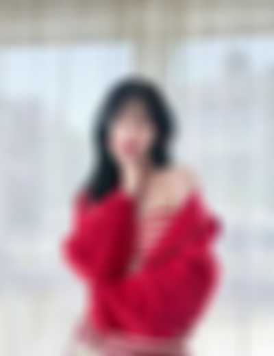 Chaeyoung - shows tits