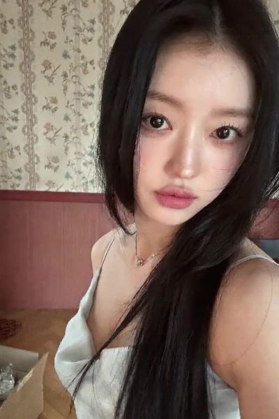 YooA - sucking deep
