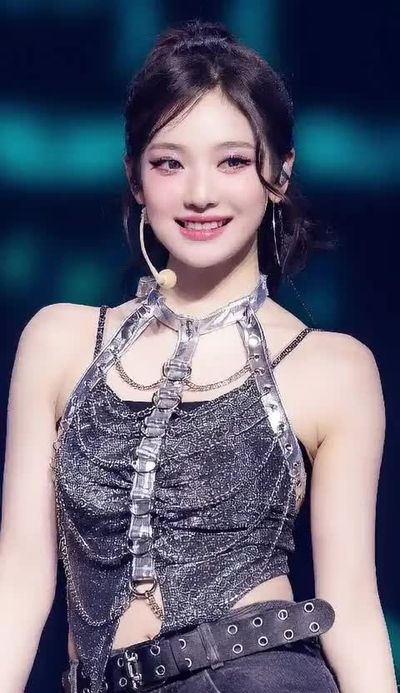 NingNing - shows tits