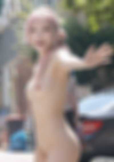 Magenta - naked on street