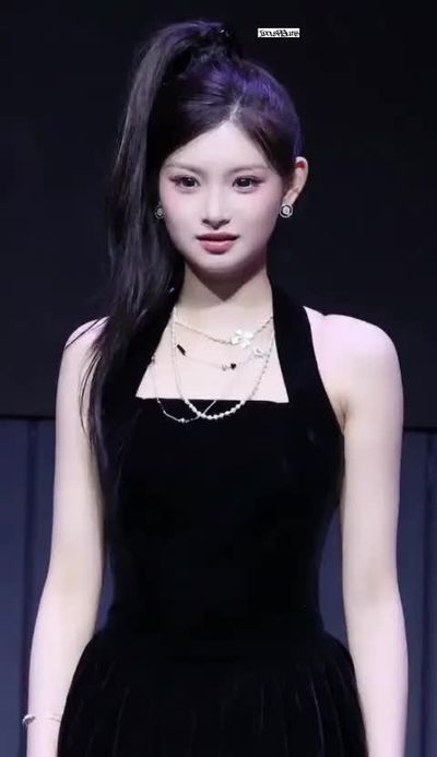 Yiren - group sex
