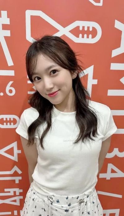 Nako - shows tits