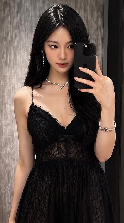 NingNing - shows tits