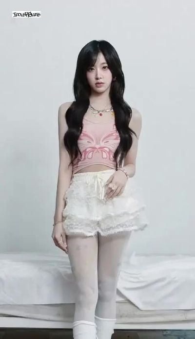 Nien - shows tits