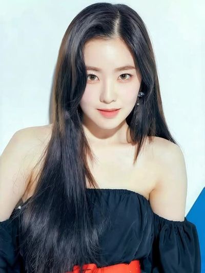 Irene - shows tits