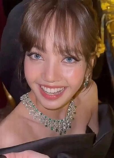 Lisa - bukkake