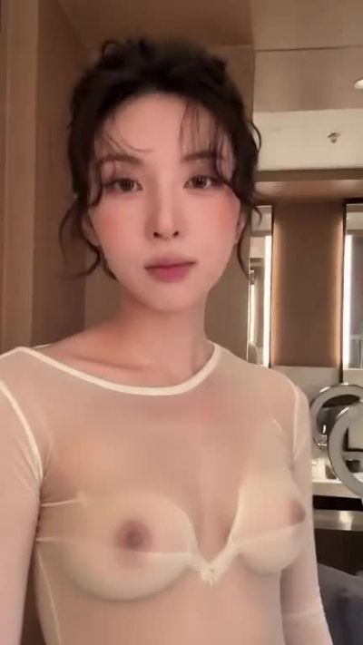 Bae - shows tits