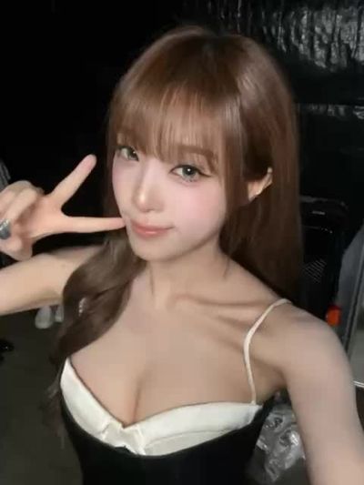 Yena - titjob