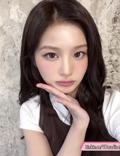 Sullyoon - play with pussy