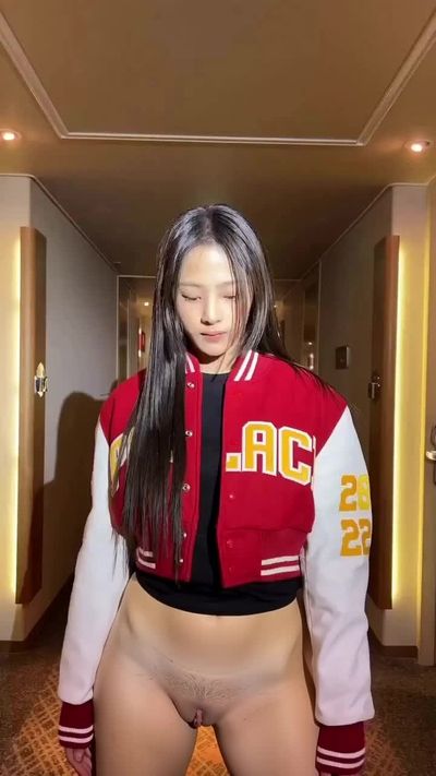 Minji - shaved pussy