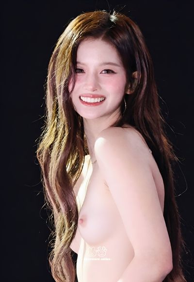 Sullyoon - nude
