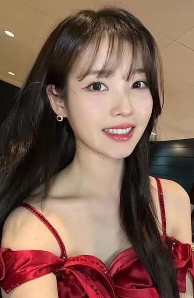 IU - naked