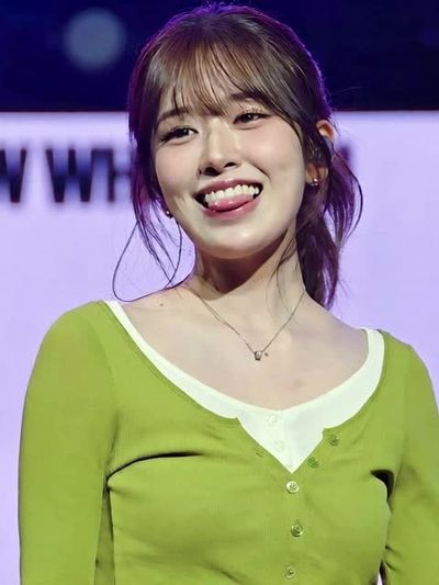 Yujin - blowjob