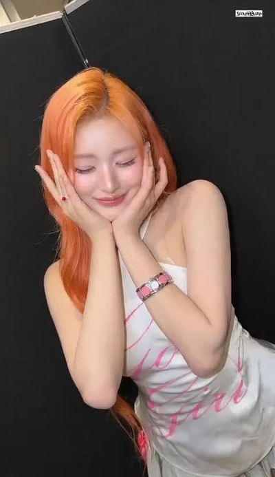 Athena - handjob