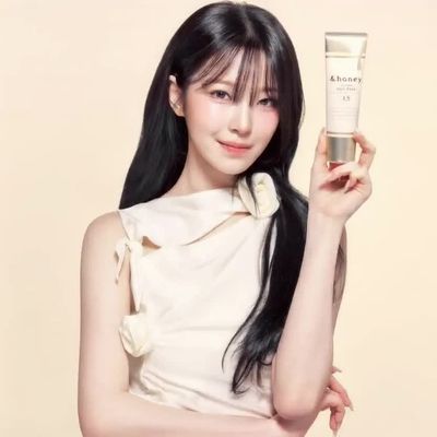 Jiheon - play with pussy