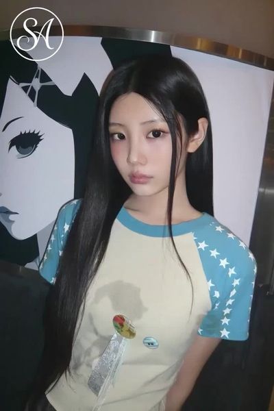 Wonhee - shows tits