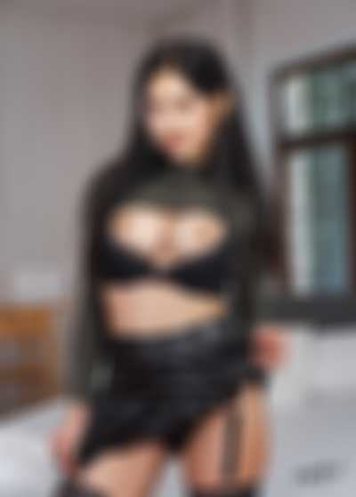 Aisha - shows tits