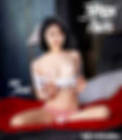 Shin Ye-eun - shows tits