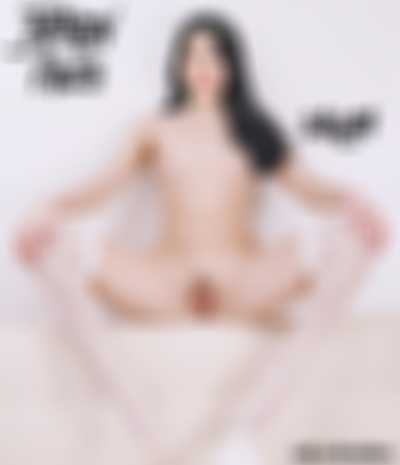Sakura - shows pussy