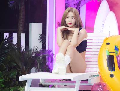 Jinsol - Now or Never Stage