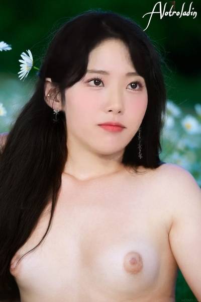 Luda - shows tits