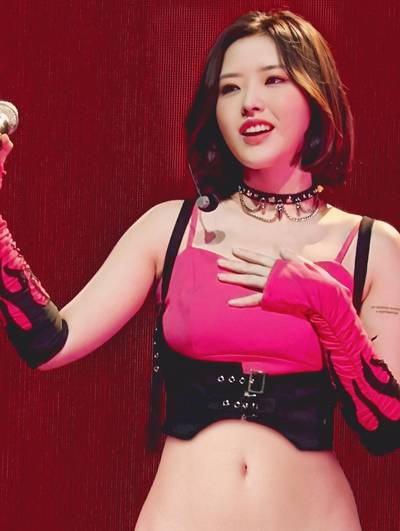 Olivia Hye - shows pussy stage
