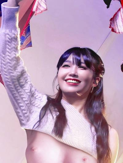 Eunji - shows tits stage