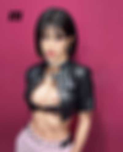 Yujin - naked