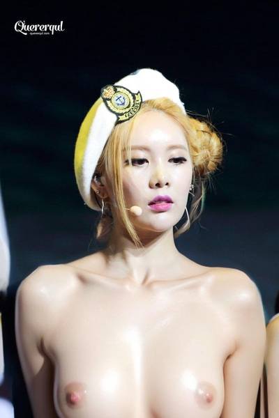 Qri - naked