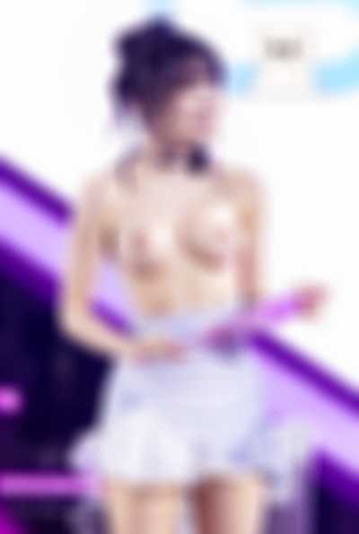 Seulgi - public nude