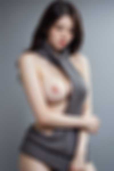 Han So Hee - shows boobs