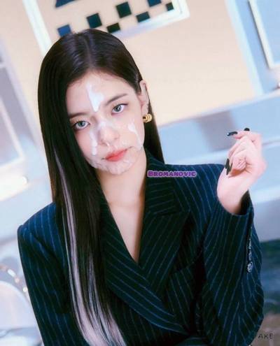 Lia - cum on face