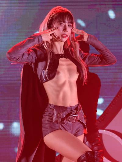 Yoohyeon - naked on stage