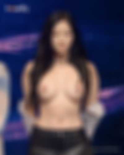 Giselle - shows tits