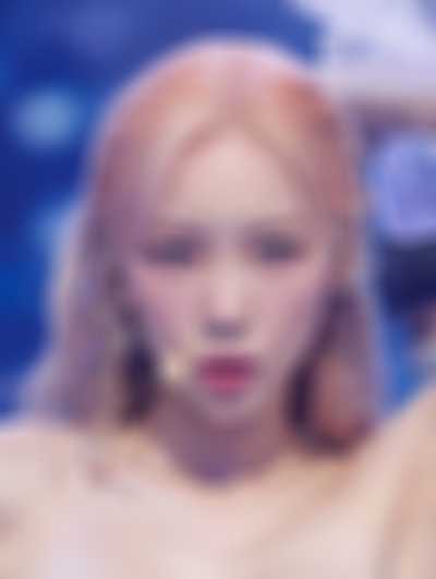 Taeyeon - naked on stage