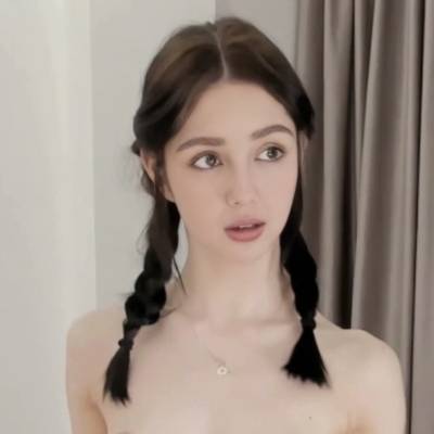 Chanty - shaved pussy